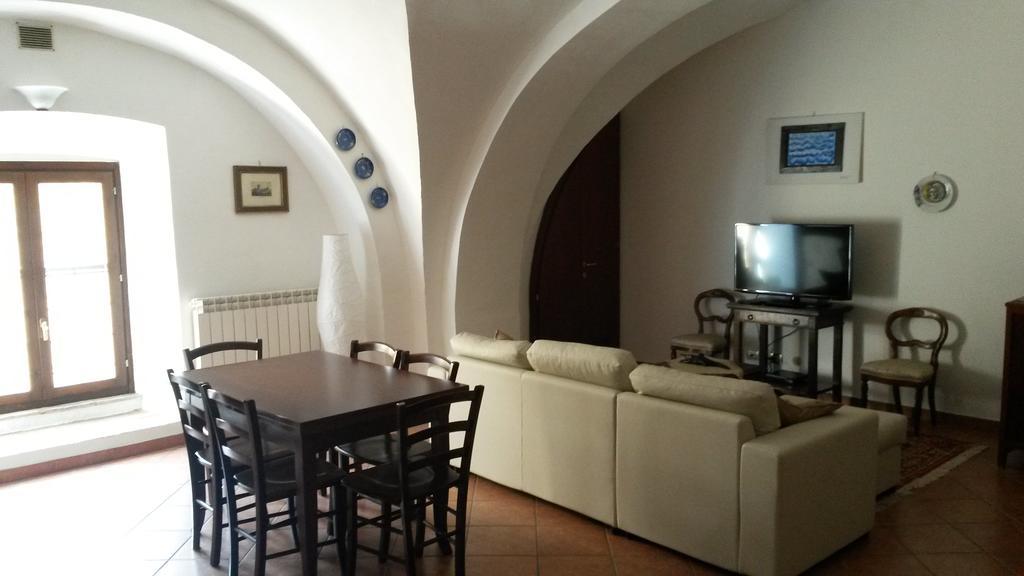 Апартаменты Residenza Le Volte Degli Angeli Спелло Экстерьер фото